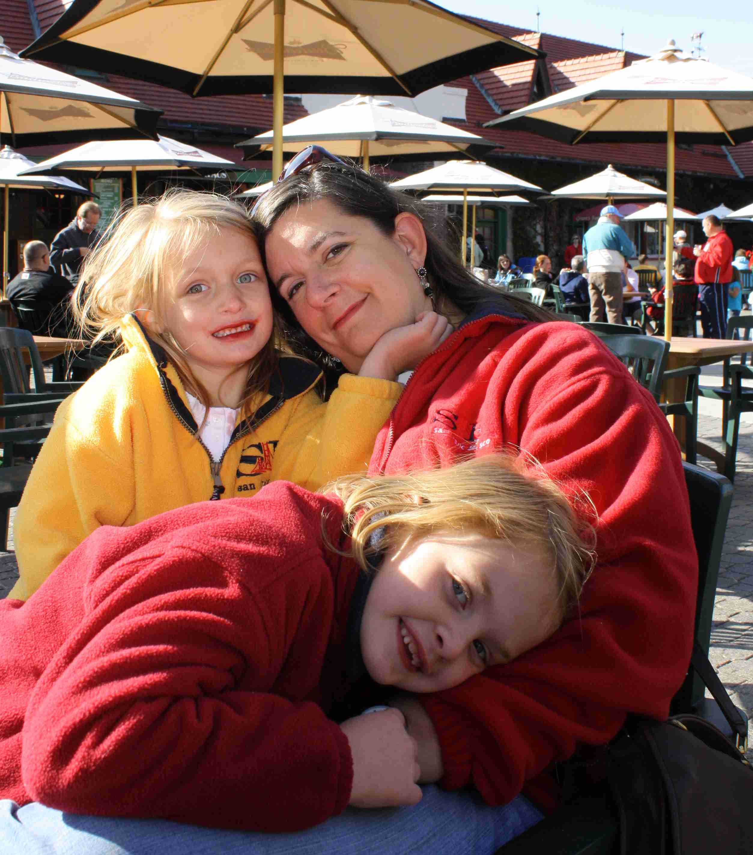 2009-10-11 Grants Farm Curtis girls.jpg